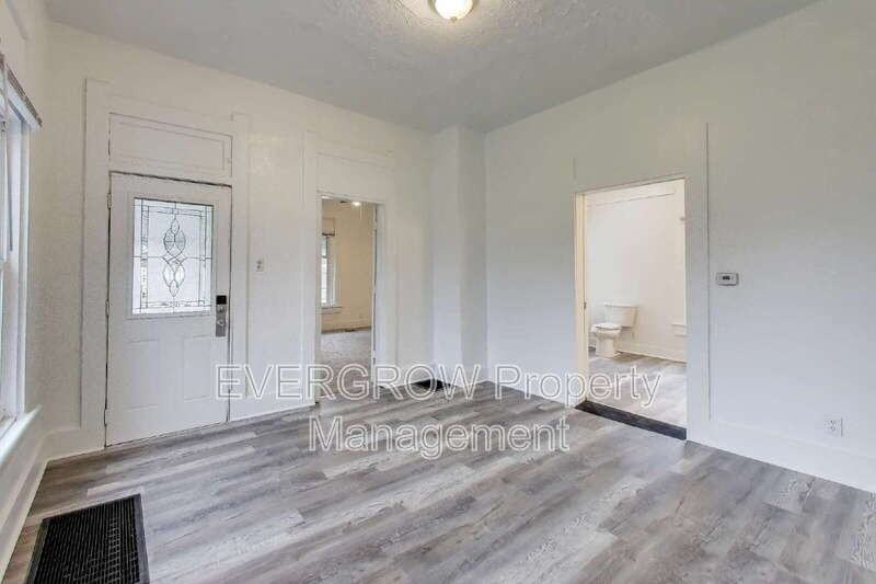 2219 Hovey St - Photo 6 of 28