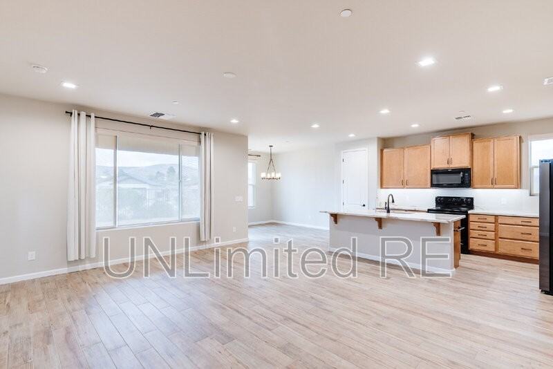 308 Spirit Cir - Photo 3 of 30