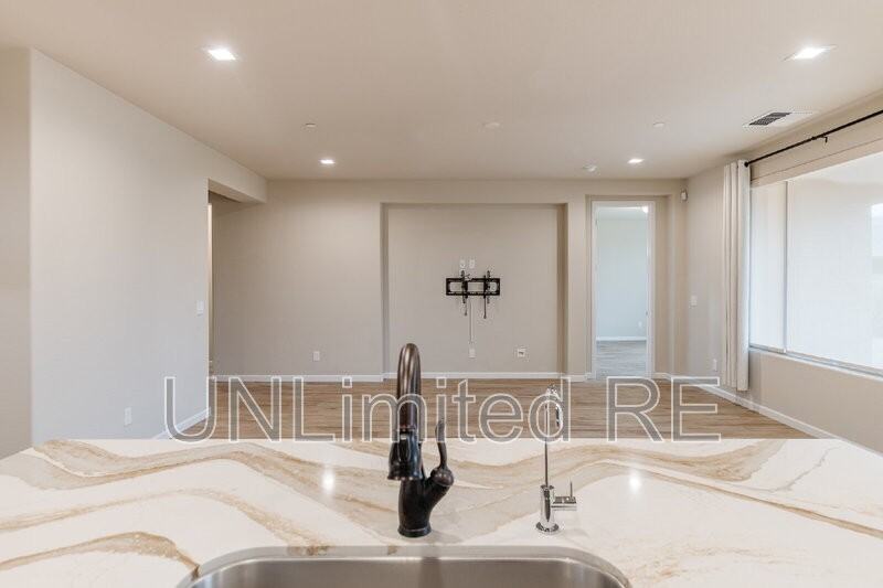 308 Spirit Cir - Photo 5 of 30