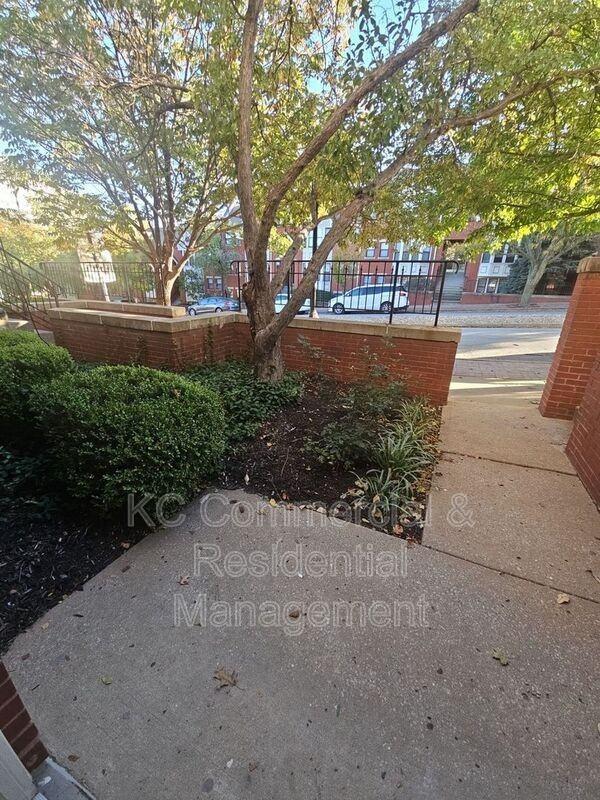 530 W 10th St #530 - Photo 3 of 13