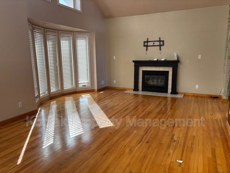 547 Es - Photo 7 of 18