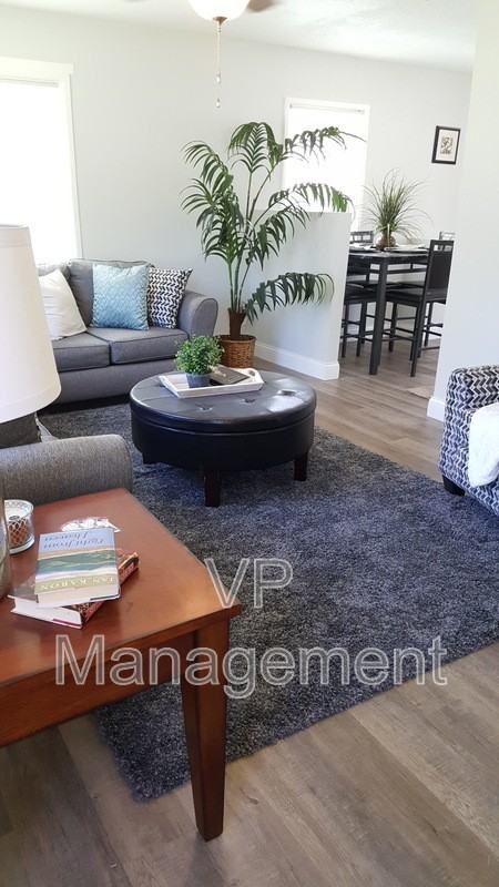 2707 West 69th Street - Photo 3 of 10