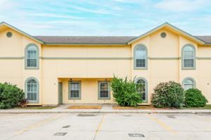 featured image of 1000 Ranchway Drive