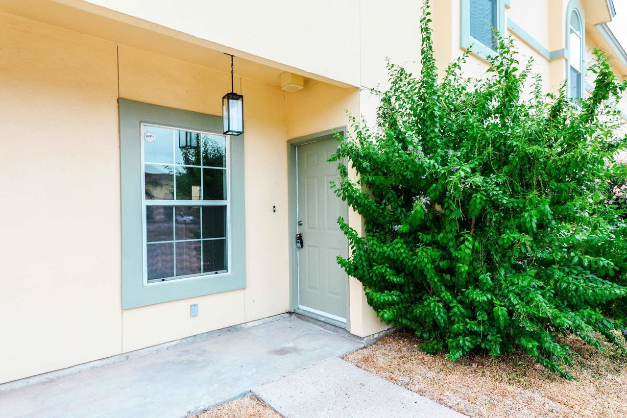 1000 Ranchway Dr - Photo 5 of 39