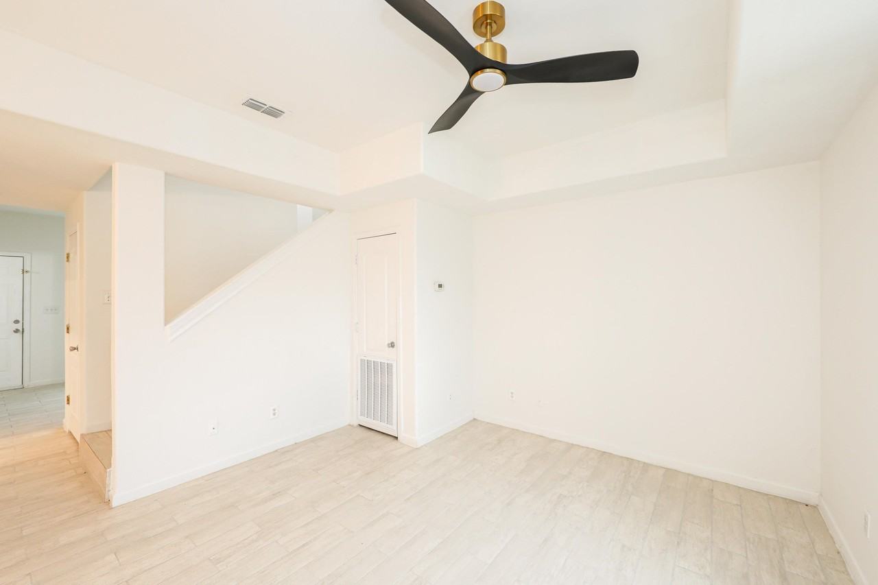 1000 Ranchway Dr - Photo 7 of 39