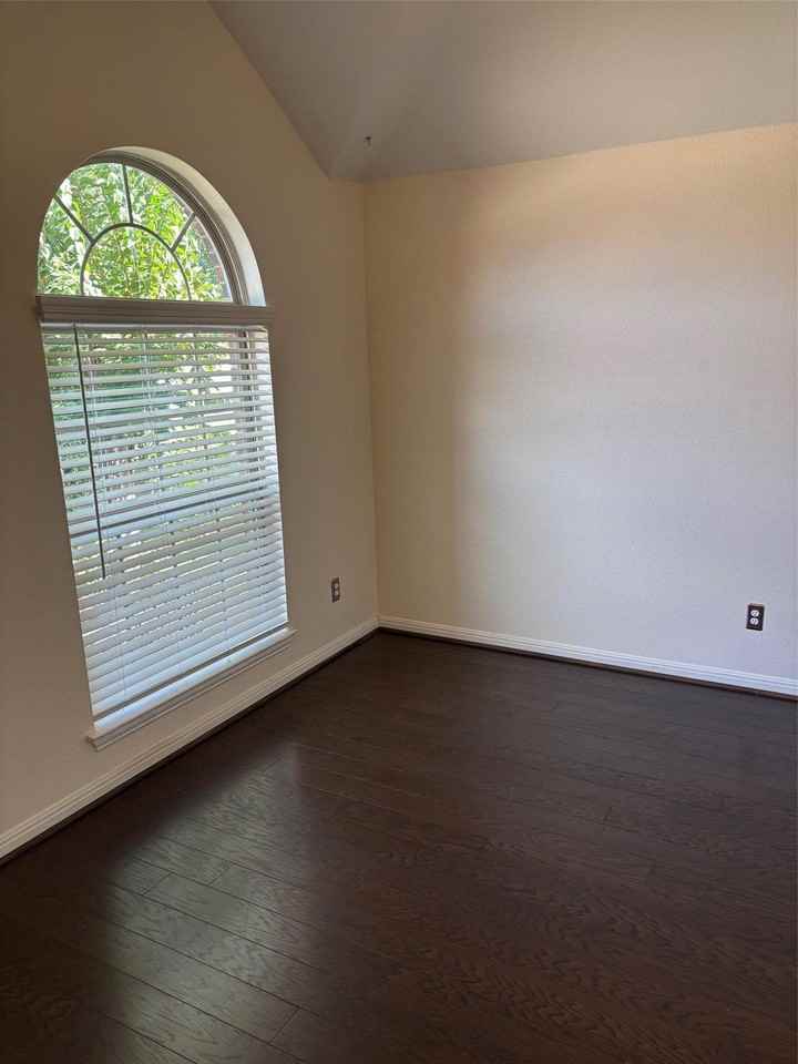 1421 Morning View Road - Photo 5 of 39