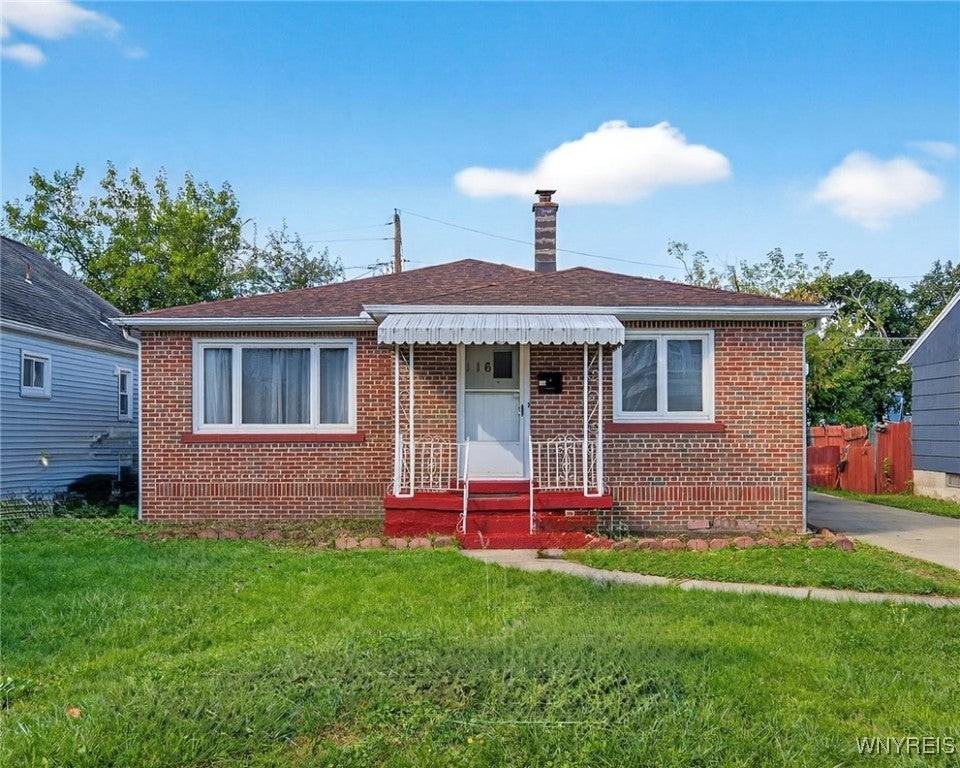 116 Springville Avenue - Photo 4 of 44