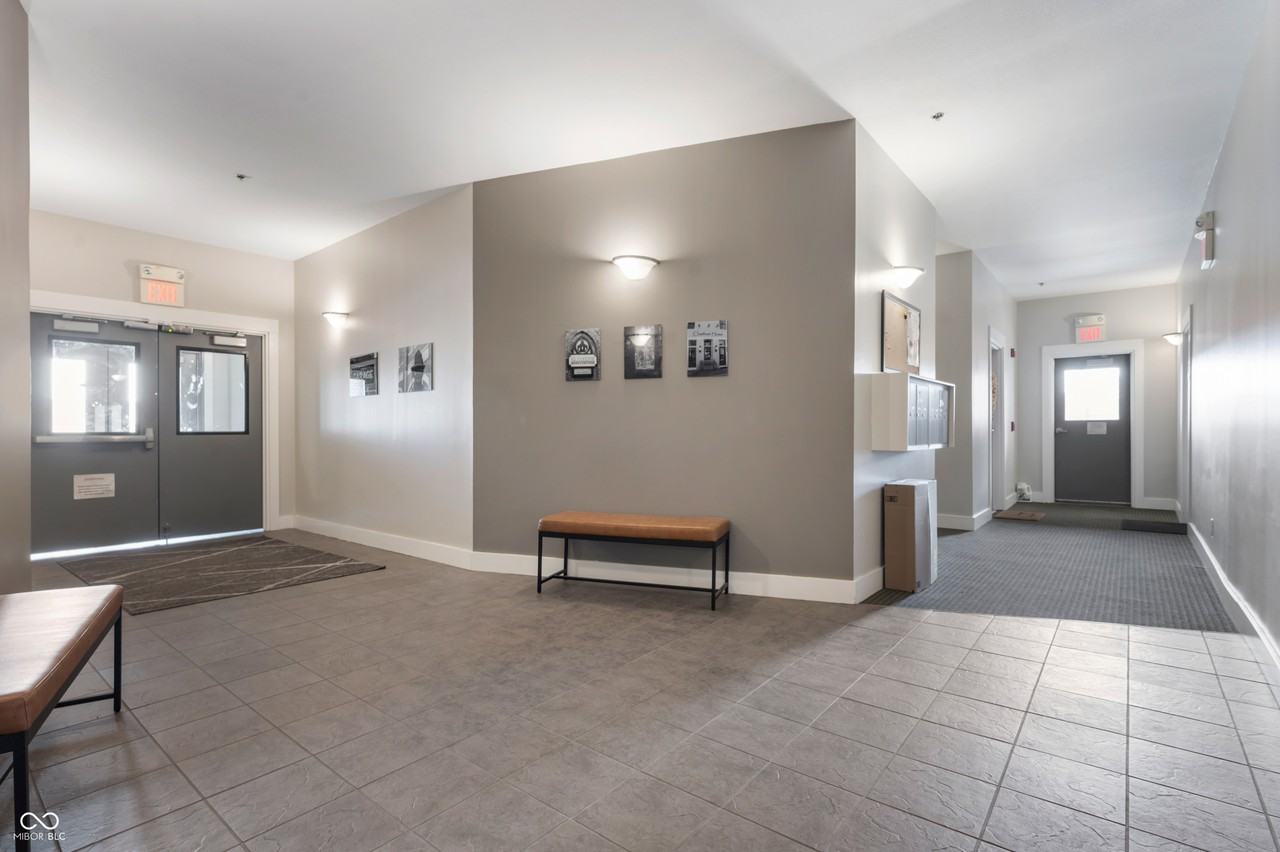 721 E North St - Photo 5 of 27