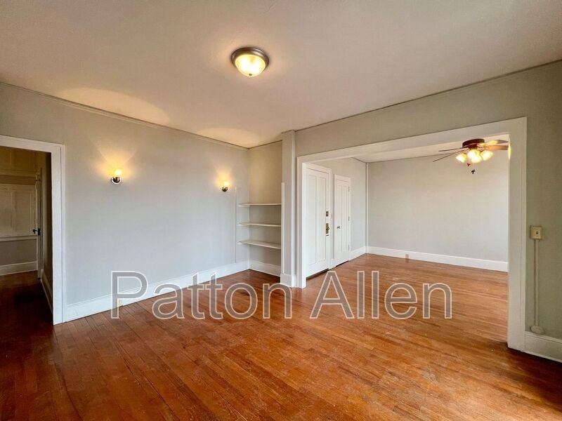 116 E Chestnut St #32 - Photo 4 of 26