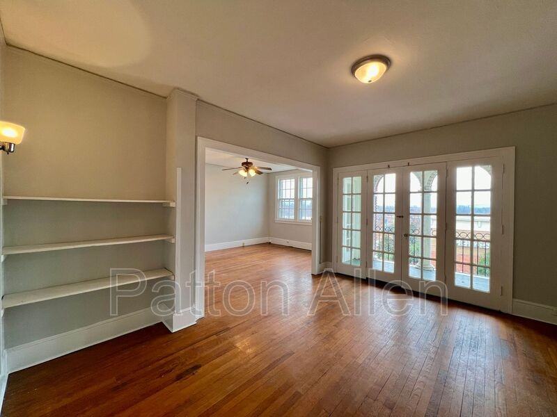 116 E Chestnut St #32 - Photo 5 of 26