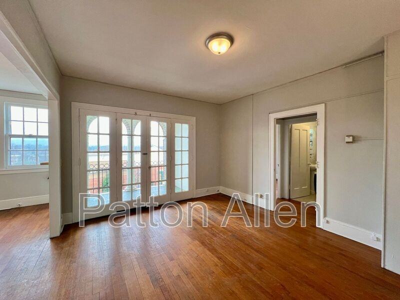116 E Chestnut St #32 - Photo 6 of 26