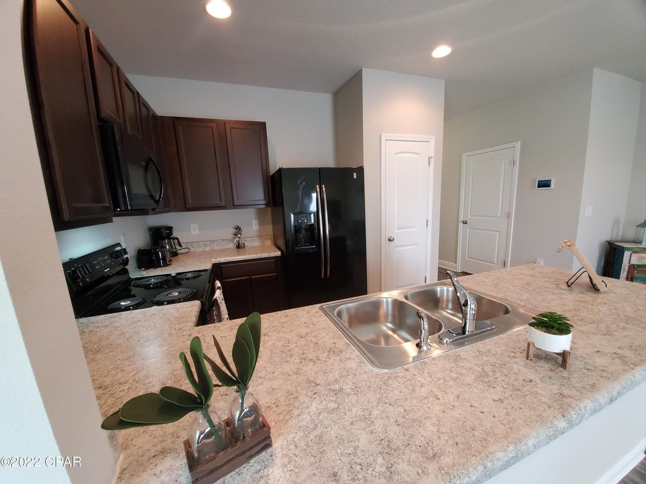 5764 Callaway Circle - Photo 5 of 28