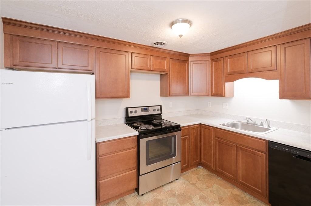 1325 Worcester Road - Photo 4 of 19