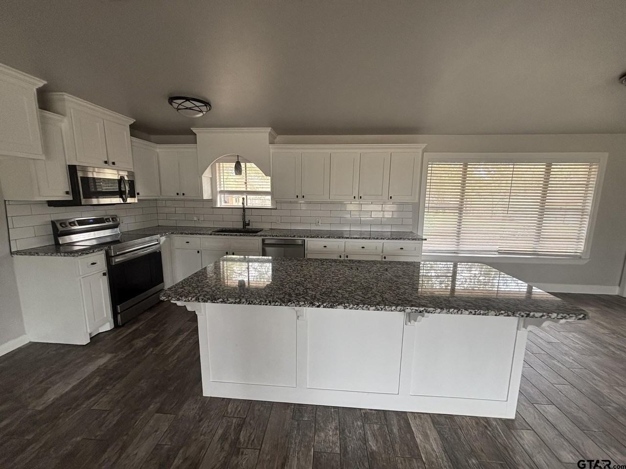 109 Mahan Street - Photo 5 of 19