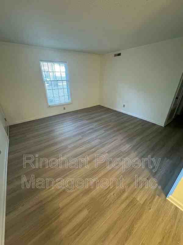 1788 Rock Hill Highway - Photo 2 of 16