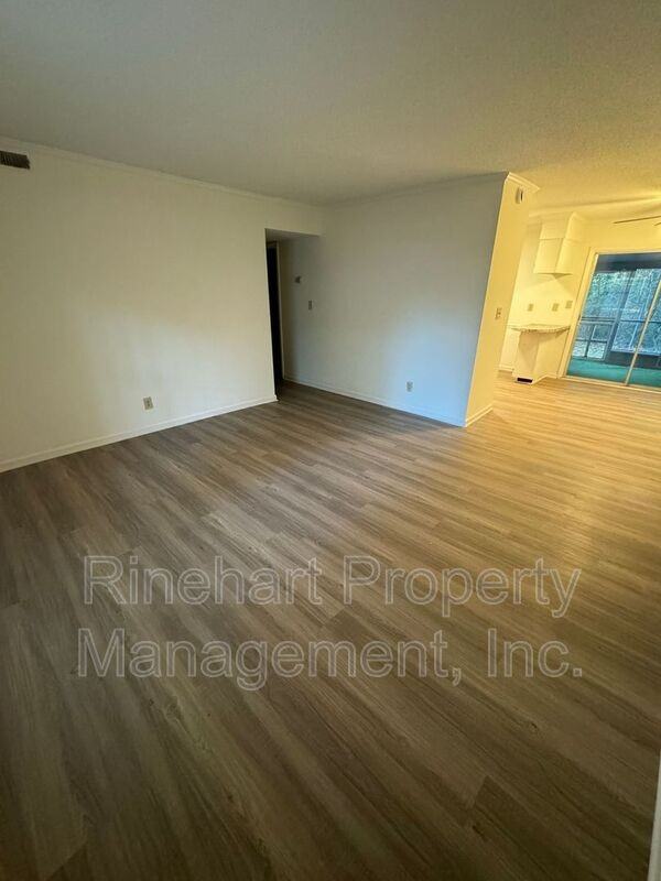 1788 Rock Hill Highway - Photo 3 of 16