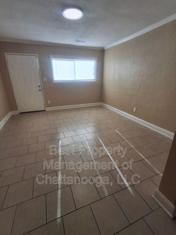 5291 Usher Dr - Photo 4 of 9