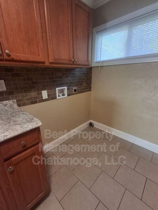 5291 Usher Dr - Photo 5 of 9