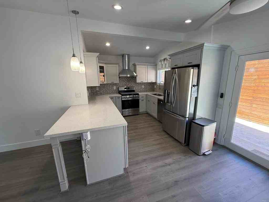 9215 Huntington Avenue - Photo 7 of 18