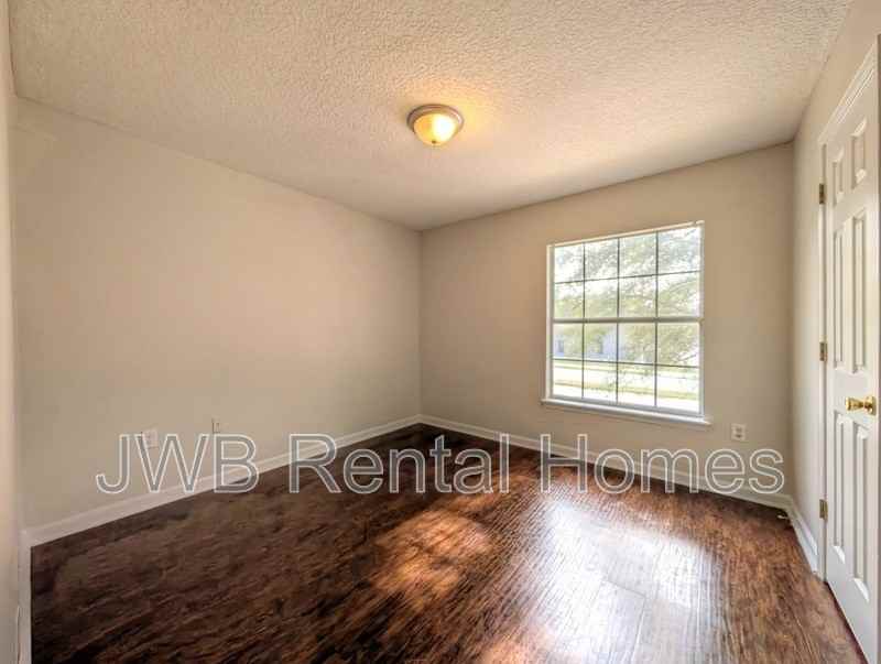 8432 Mcgirts Village Ln - Photo 7 of 16