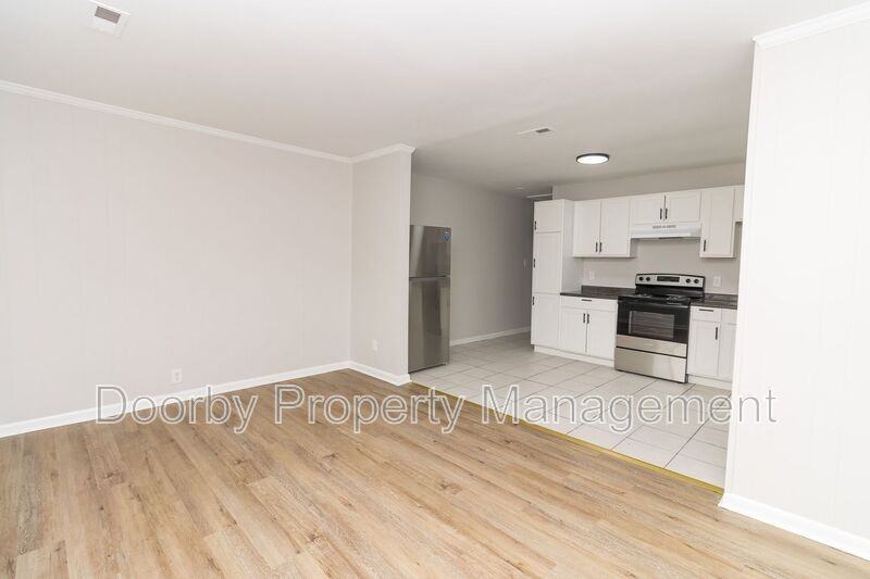 1132 N Hickory St #1132 - Photo 3 of 18