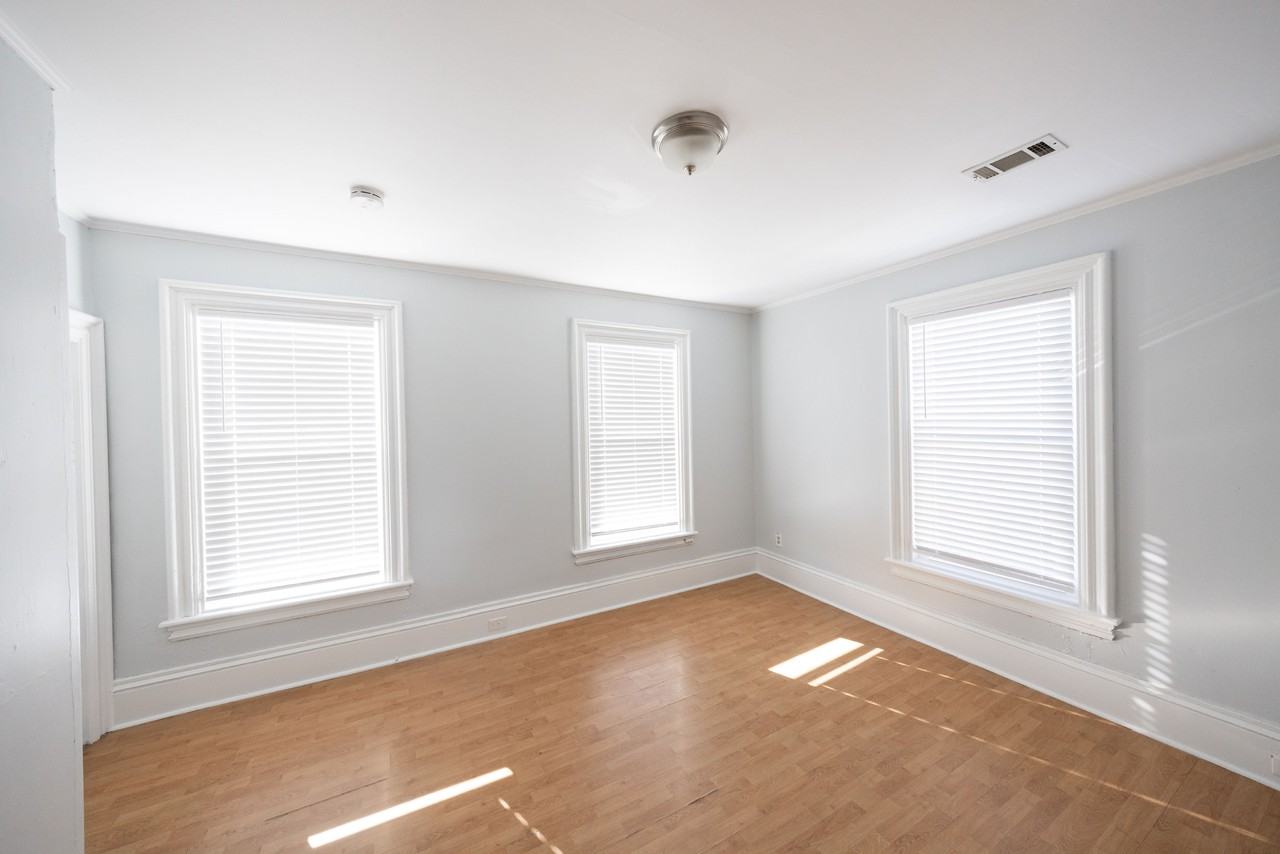 10 Sycamore St Apt 2 - Photo 4 of 8