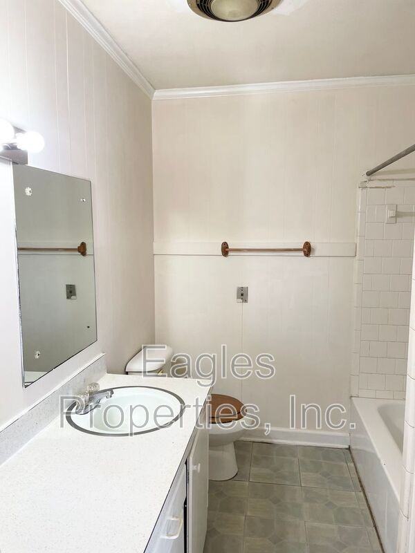 400 N Taylor St #C - Photo 5 of 6