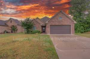 featured image of 652 Riverscape Drive