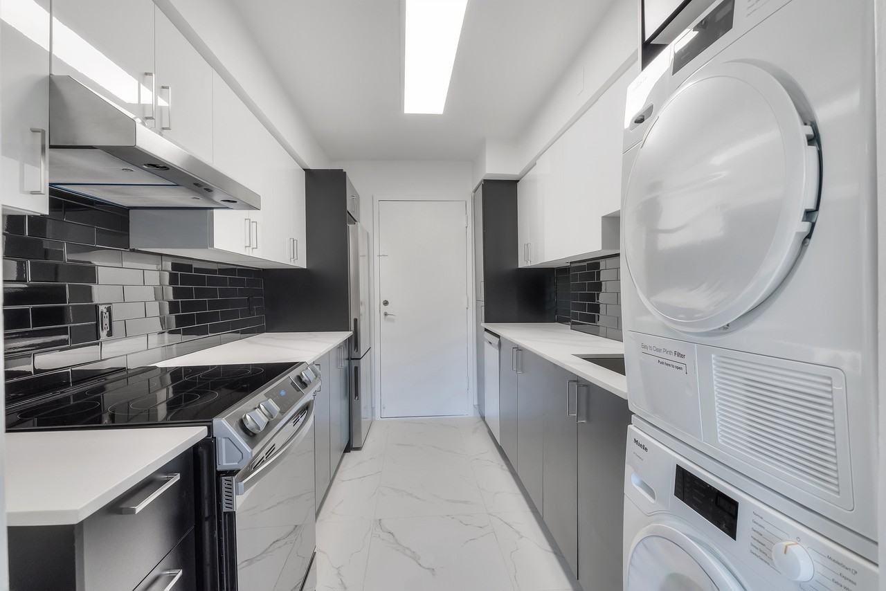 6800 Chemin de la Côte Saint Luc - Photo 7 of 17