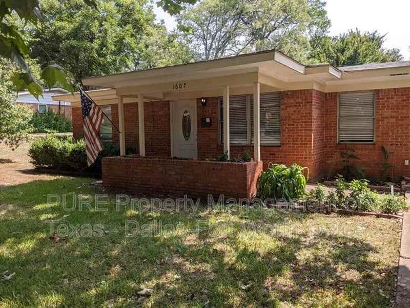 1607 Briarwood Boulevard