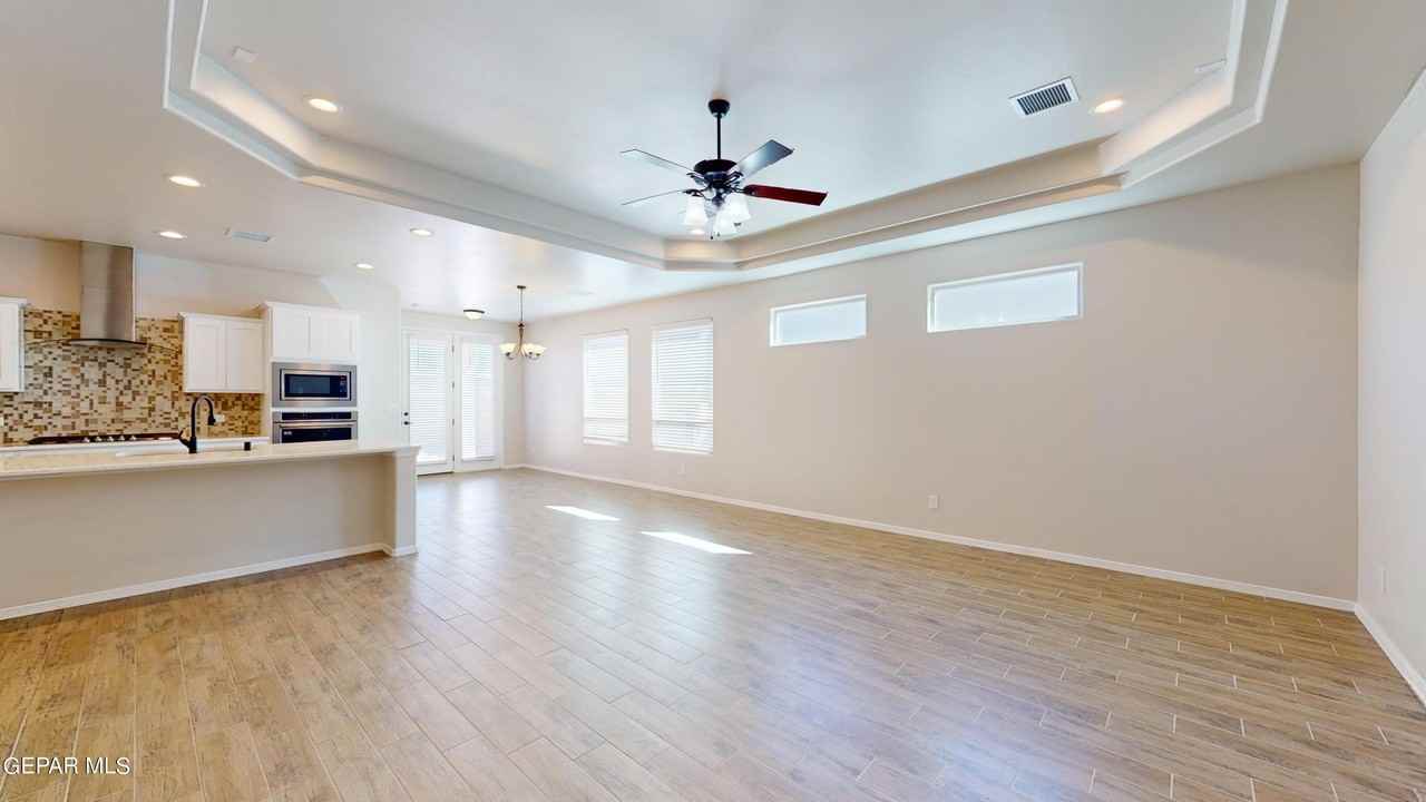 13725 Olney Avenue - Photo 3 of 46