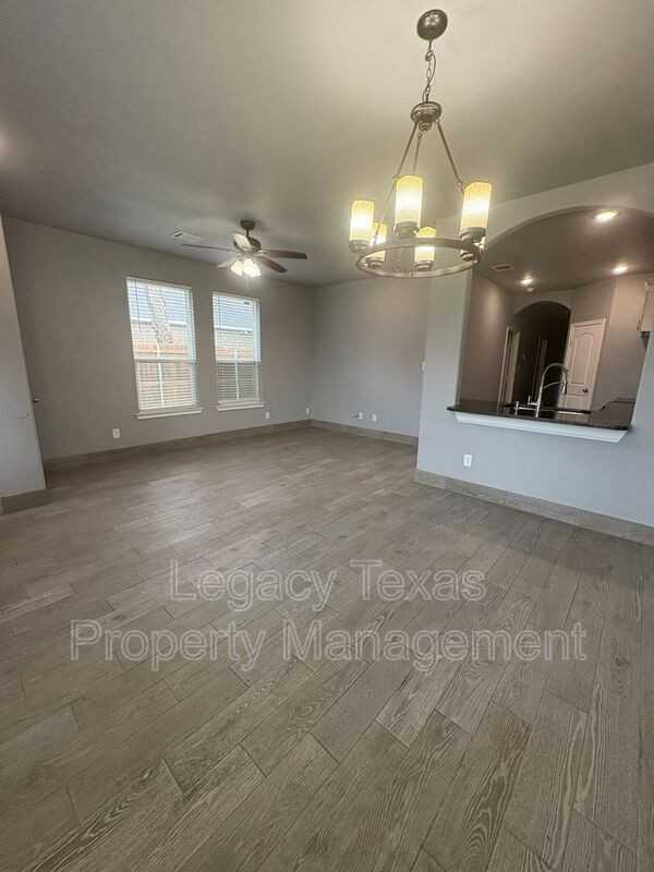 Cleburne Street - Photo 4 of 28