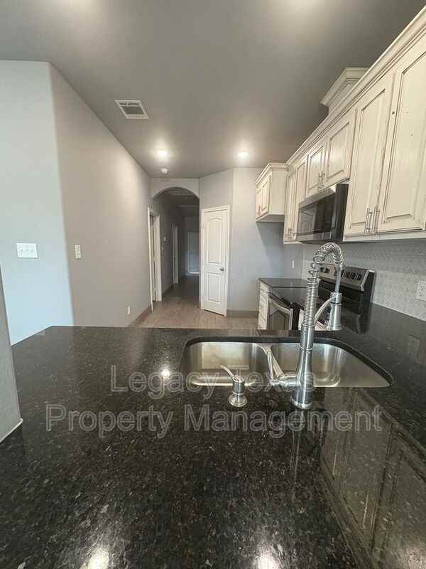 Cleburne Street - Photo 7 of 28