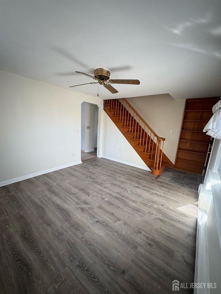 33 Hermann Street - Photo 6 of 20