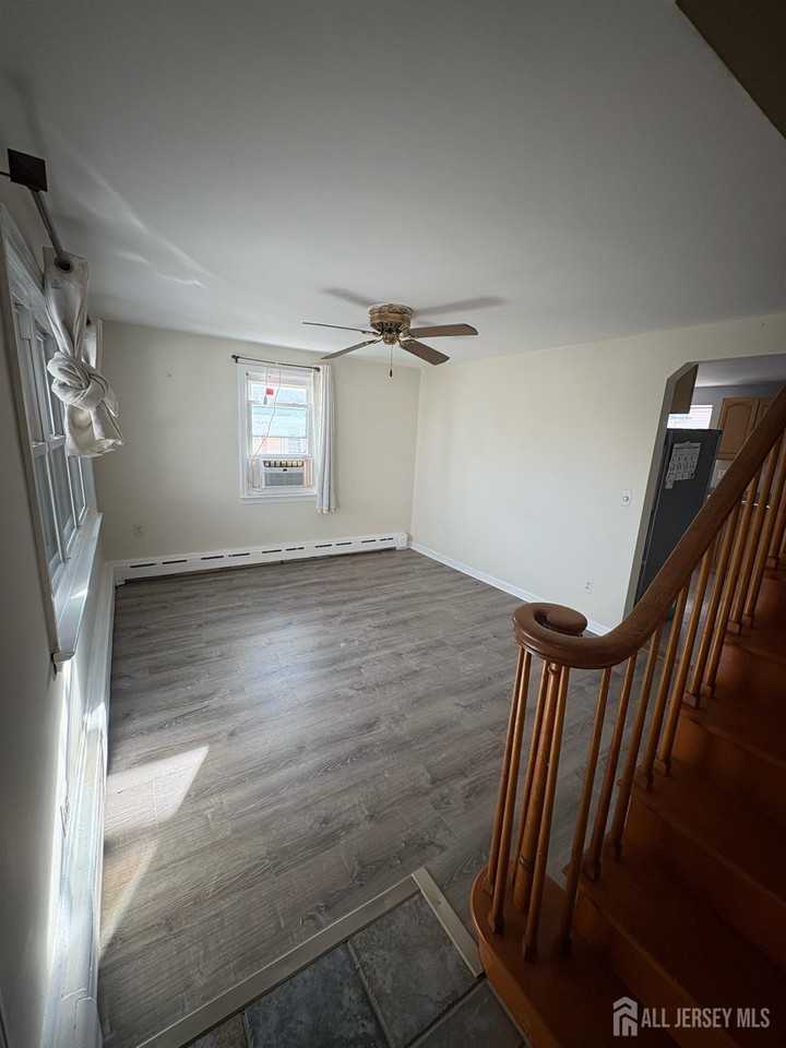 33 Hermann Street - Photo 7 of 20