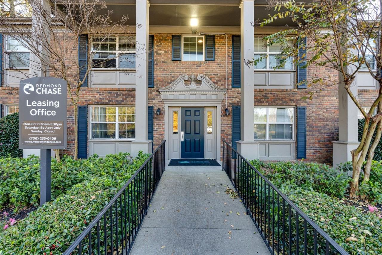 Redmond Chase Apartment Homes - Photo 4 of 33