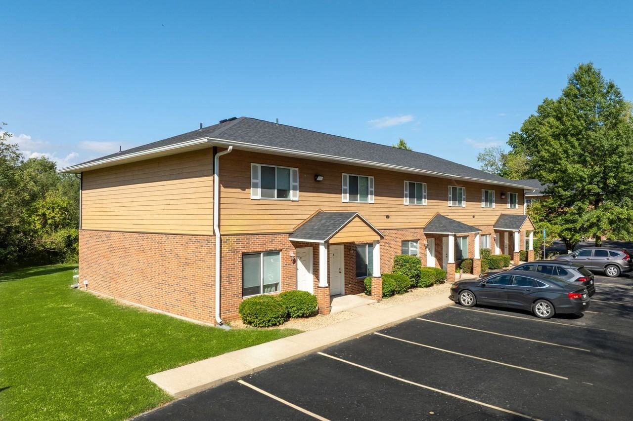 Lake Broadway Townhomes - Photo 3 of 14