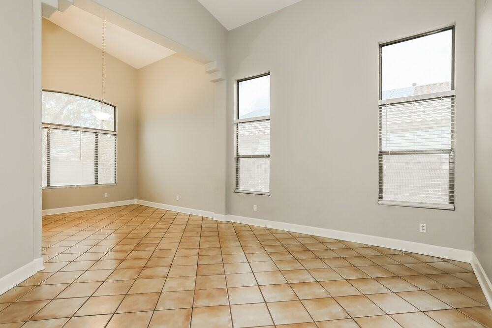 10757 W Angels Ln - Photo 4 of 17