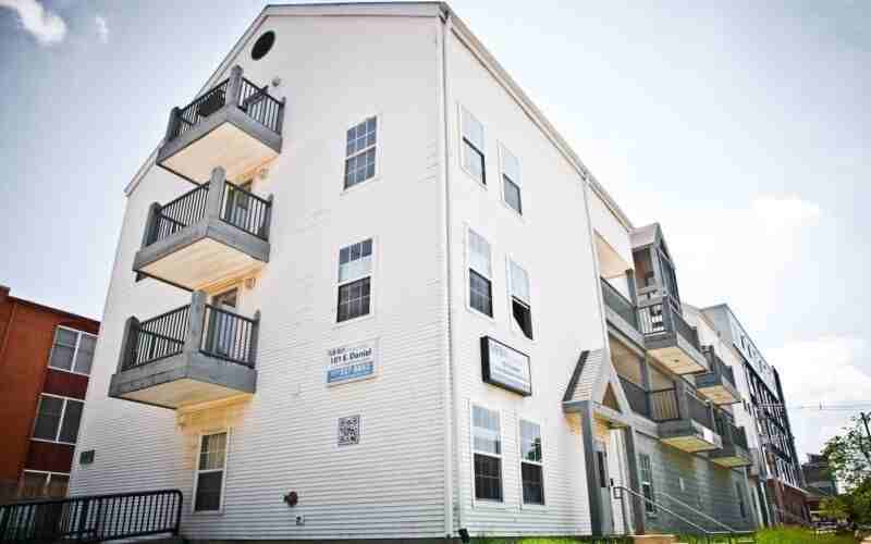 101 East Daniel Street - Photo 6 of 12