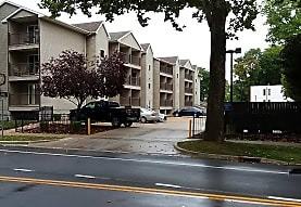 806 West Green St - Photo 3 of 21