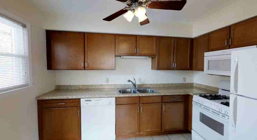 608 S State Street - Photo 3 of 44