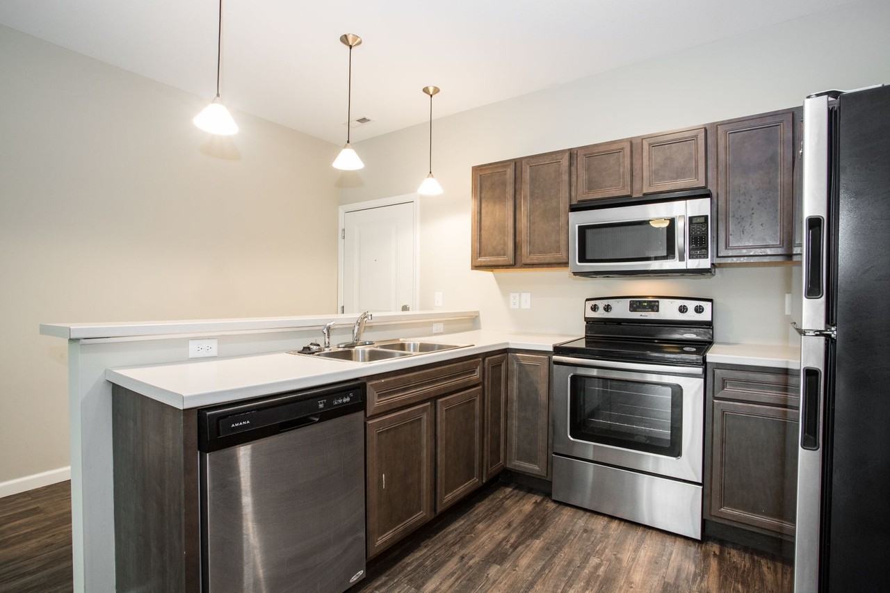 509 S Elm - Photo 3 of 16