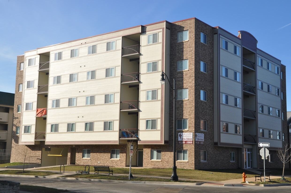 901 S Second St - Photo 2 of 6