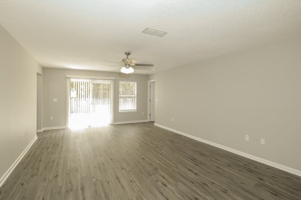 13517 Ashford Wood Ct E - Photo 4 of 19