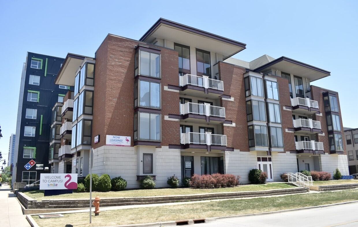 51 E Green Street - Photo 2 of 11