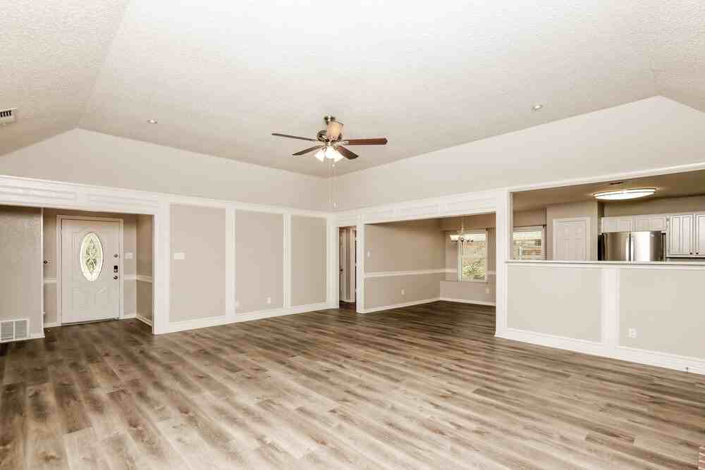 1913 Green Willow Dr - Photo 4 of 19