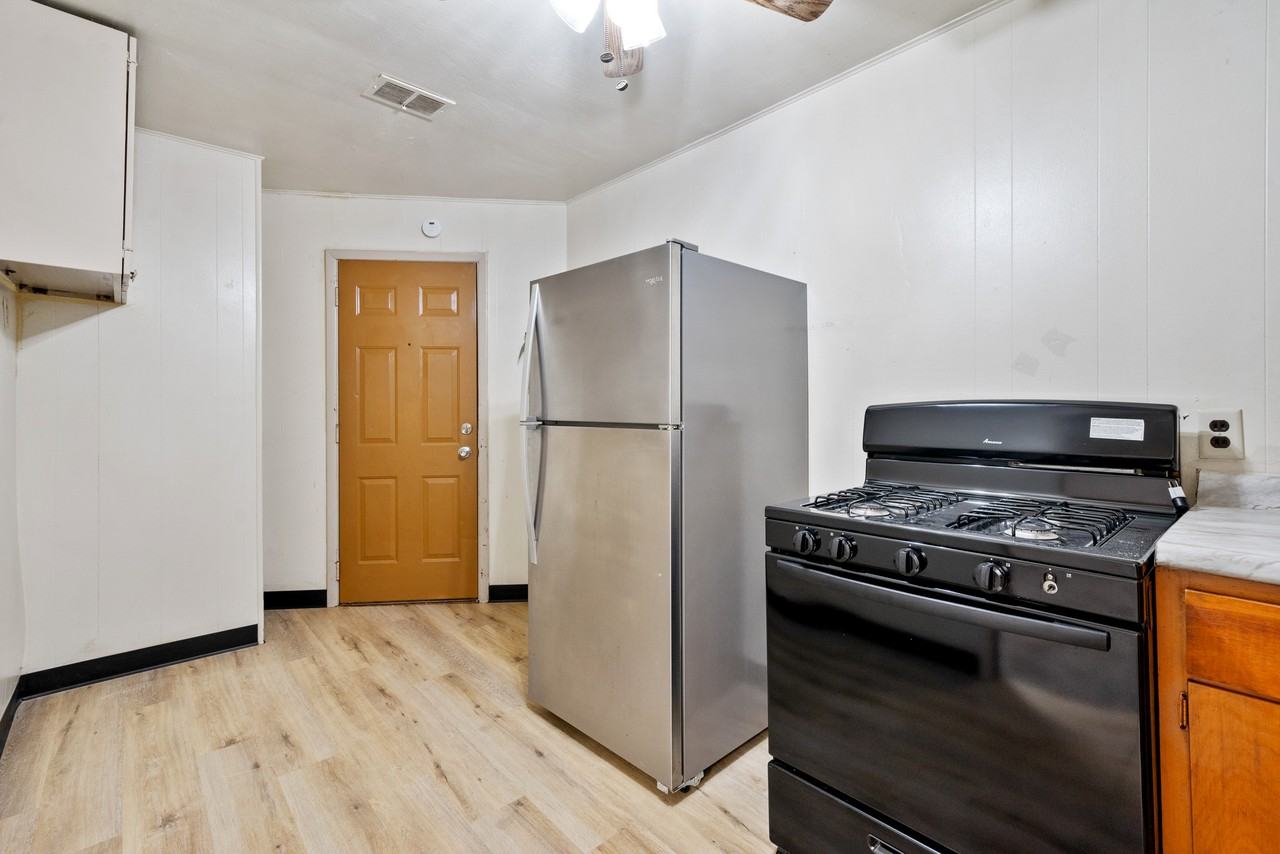441 - 443 - 445 Library Street - Photo 2 of 12