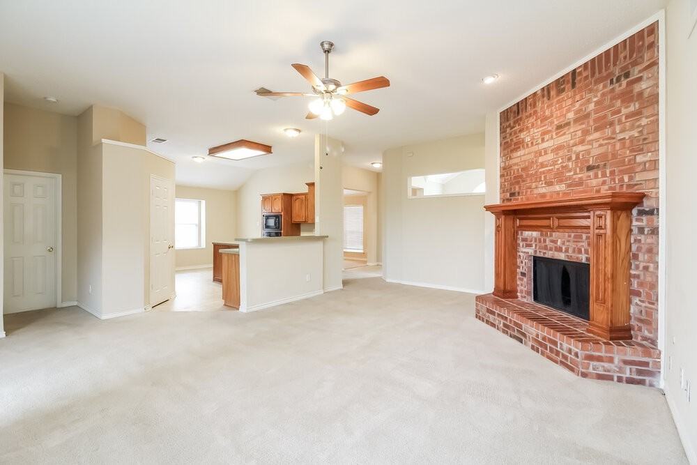 1554 Cardigan Ln - Photo 4 of 15