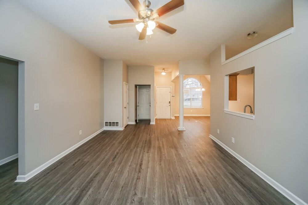 965 Parham Dr - Photo 5 of 17