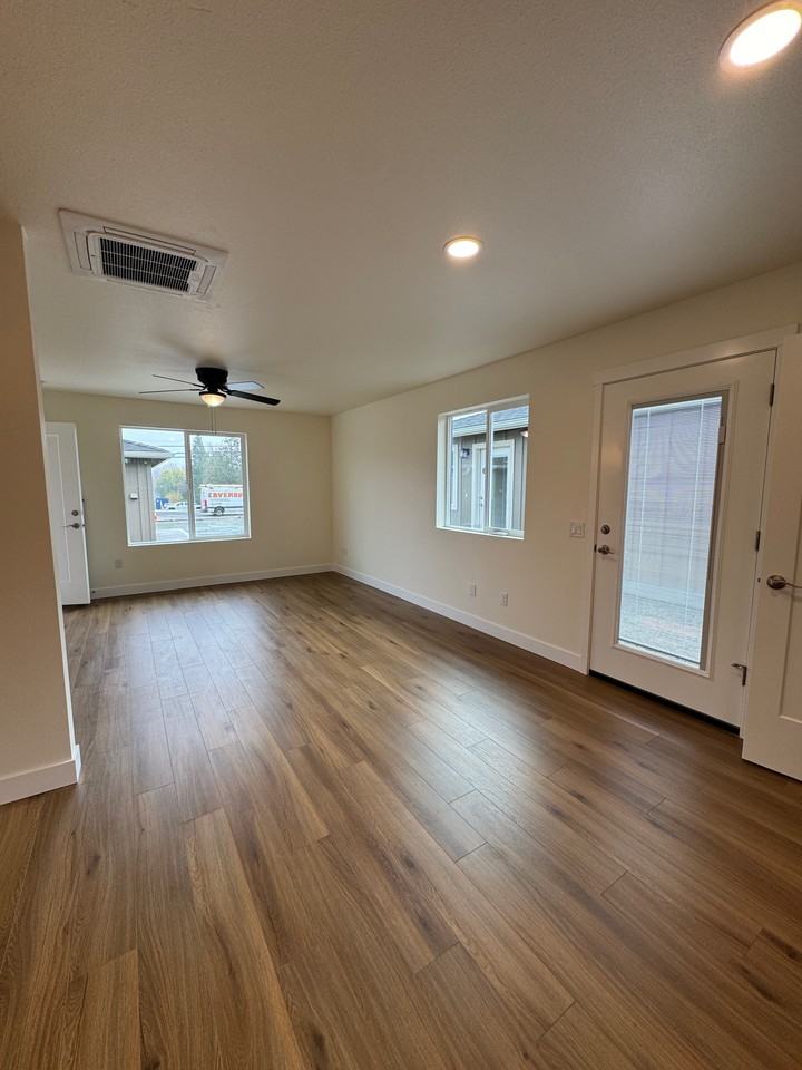 1654 Northwest Highland Avenue - Photo 6 of 26